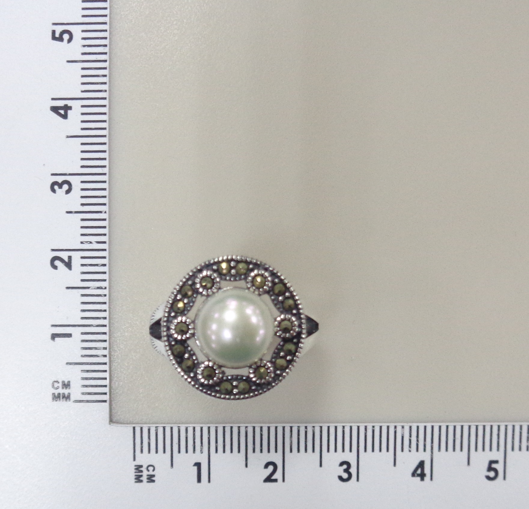 Серебряное кольцо с жемчугом